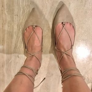 Steve Madden Lecrew Nude Suede Lace Up Flats